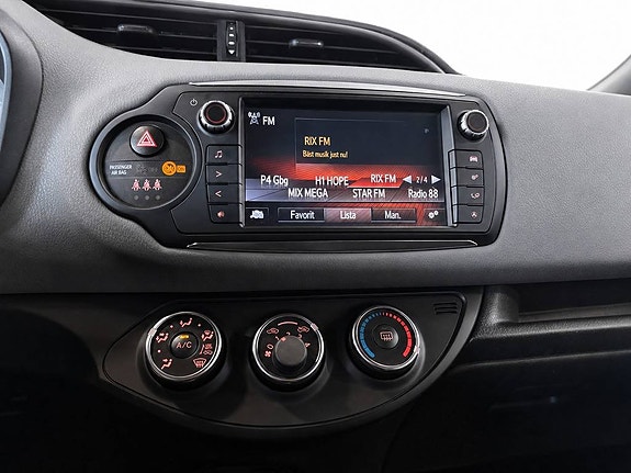 Toyota Yaris 18 of 18
