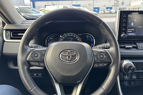 Toyota RAV4 14 of 20