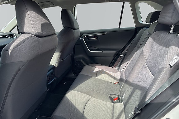 Toyota RAV4 12 of 20