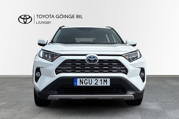 Toyota RAV4 6 of 20
