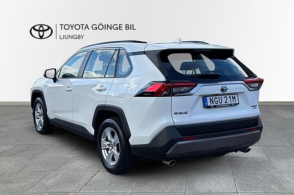 Toyota RAV4 3 of 20