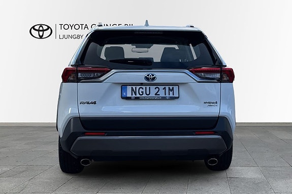 Toyota RAV4 5 of 20