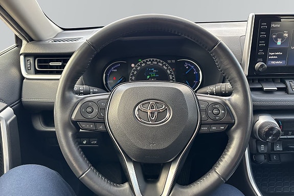 Toyota RAV4 10 of 20