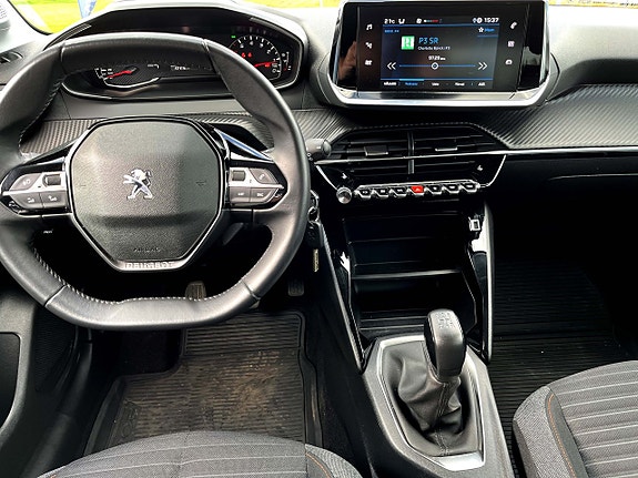 Peugeot 208 7 of 8