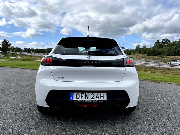 Peugeot 208 6 of 8