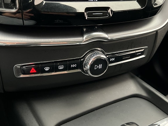 Volvo XC60 25 of 30