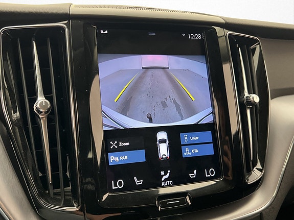 Volvo XC60 18 of 30