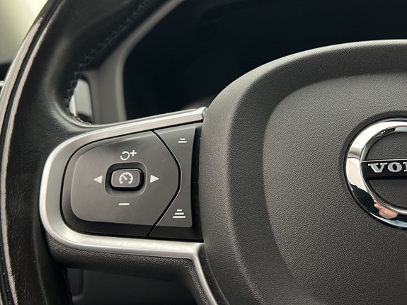 Volvo XC60 15 of 30
