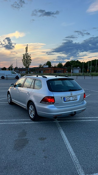 Volkswagen Golf VI 2 of 5