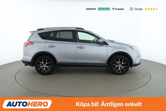 Toyota RAV4 7 of 30