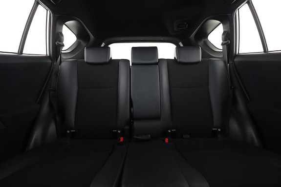Toyota RAV4 16 of 30