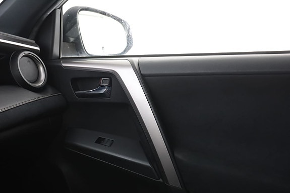Toyota RAV4 29 of 30