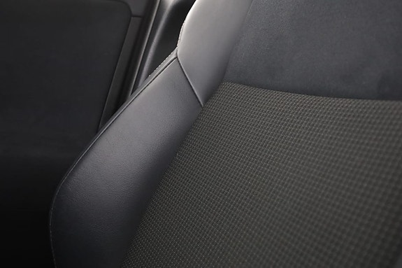 Toyota RAV4 28 of 30
