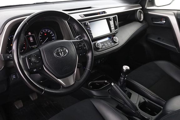 Toyota RAV4 12 of 30