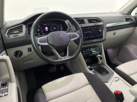 Volkswagen Tiguan 16 of 25
