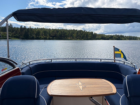 Aquador 23 DC 2008 – mycket välskött – stora investeringar gjorda 2022–2026 13 of 28