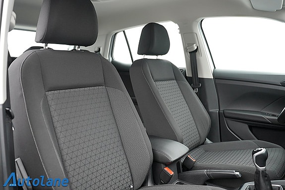 Volkswagen T-Cross 26 of 29