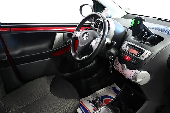 Toyota Aygo 7 of 17