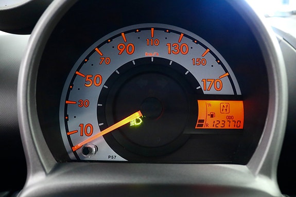Toyota Aygo 11 of 17