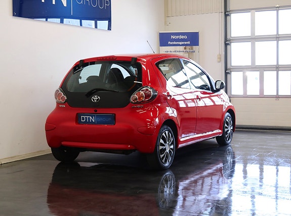 Toyota Aygo 3 of 17