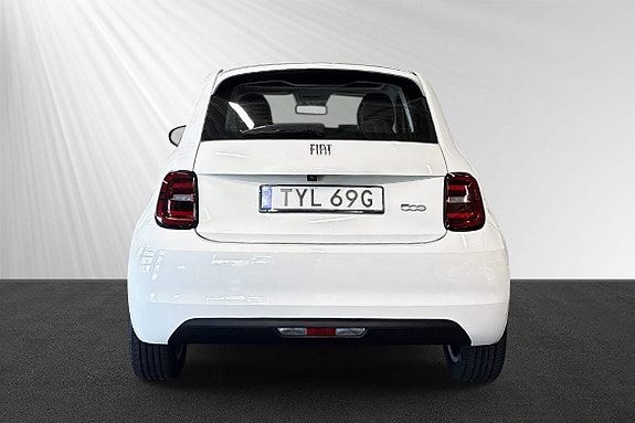 Fiat 500e 2 of 8