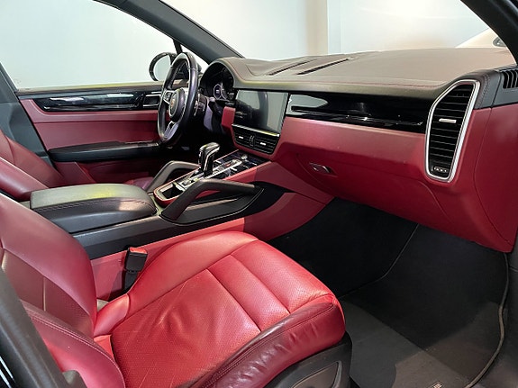 Porsche Cayenne 16 of 17