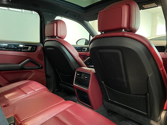 Porsche Cayenne 17 of 17