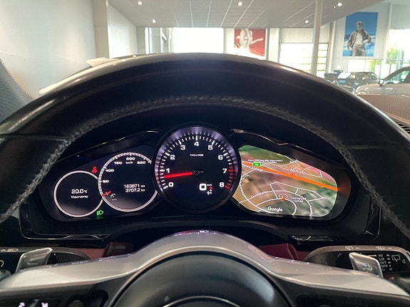 Porsche Cayenne 11 of 17