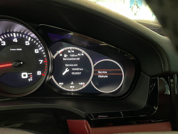 Porsche Cayenne 12 of 17