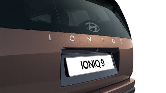 Hyundai Ioniq 9 7 of 8