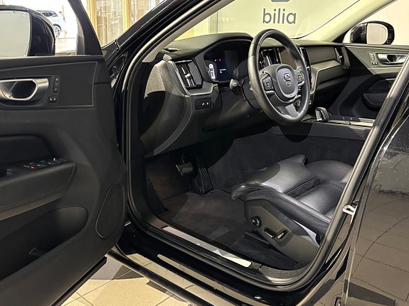 Volvo XC60 5 of 21