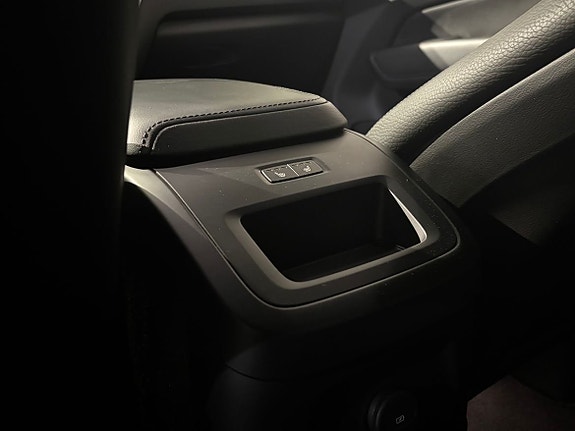 Volvo XC60 16 of 21