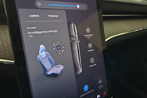 Volvo ES90 15 of 26