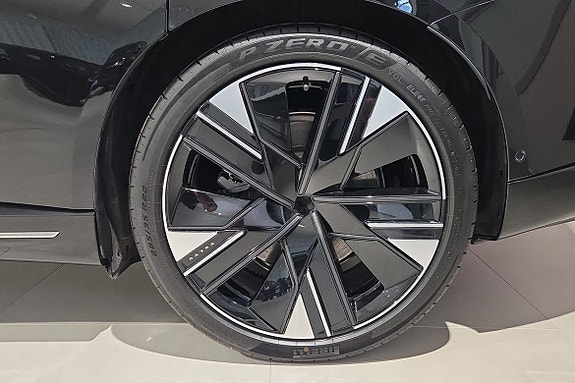 Volvo ES90 25 of 26