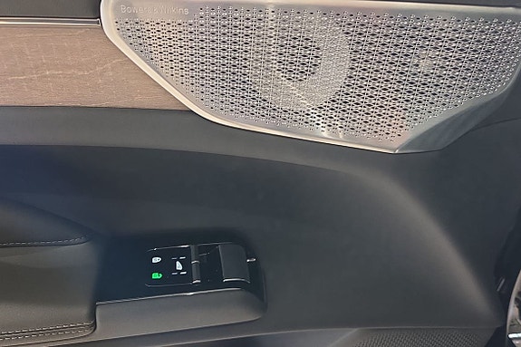 Volvo ES90 20 of 26