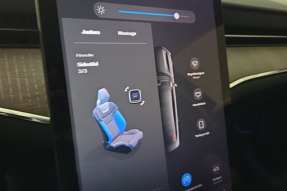 Volvo ES90 16 of 26