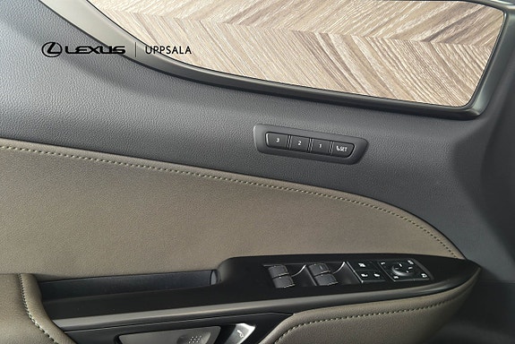 Lexus NX450h+ 12 of 18