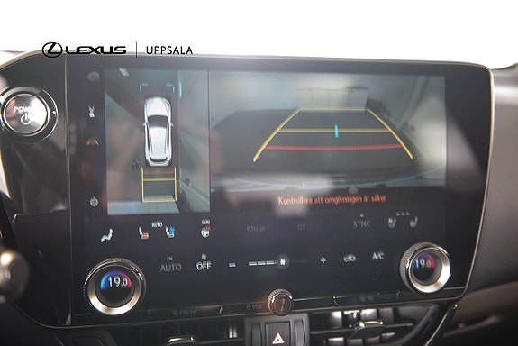 Lexus NX450h+ 16 of 18