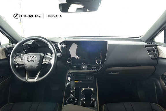Lexus NX450h+ 8 of 18