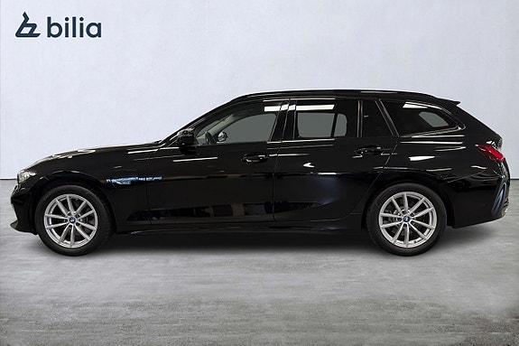 BMW 330e 3 of 18