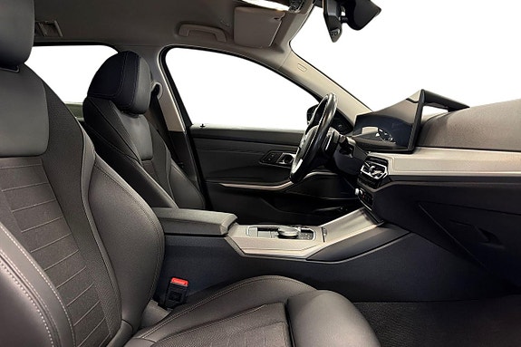 BMW 330e 6 of 18