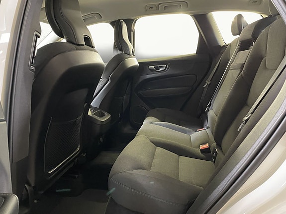 Volvo XC60 11 of 16