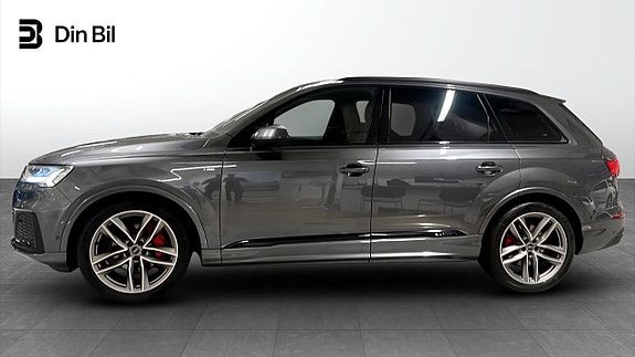 Audi Q7 2 of 15