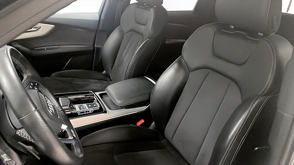 Audi Q7 8 of 15