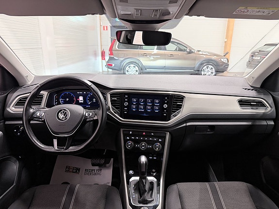 Volkswagen T-Roc 13 of 23