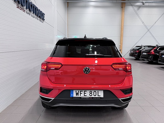 Volkswagen T-Roc 10 of 23