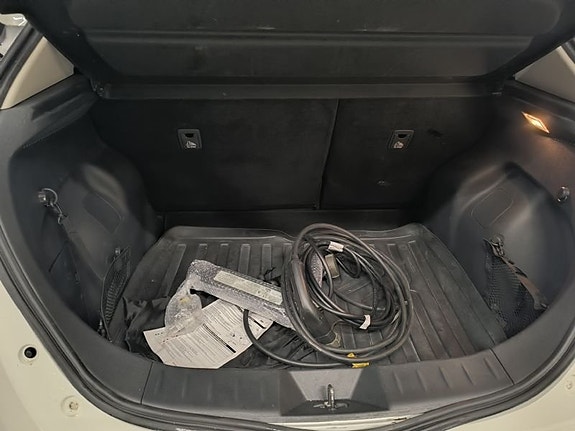 Nissan Leaf 8 of 10