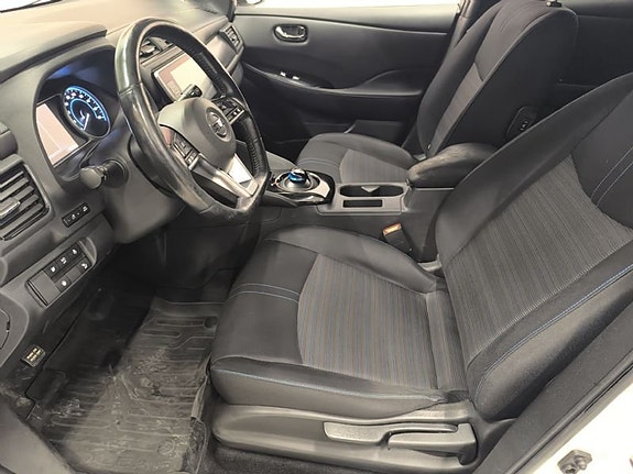 Nissan Leaf 6 of 10