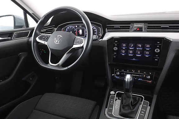 Volkswagen Passat 14 of 30