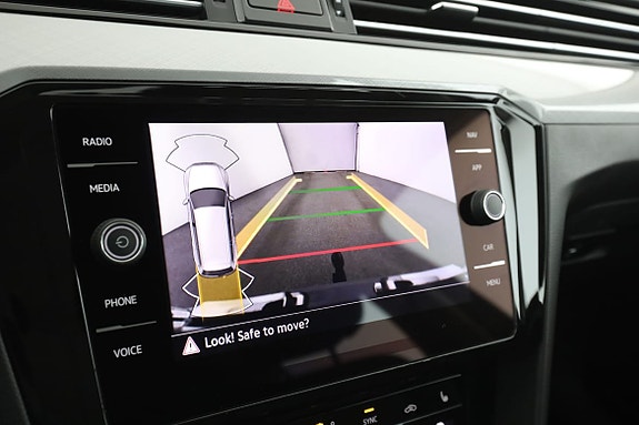Volkswagen Passat 25 of 30